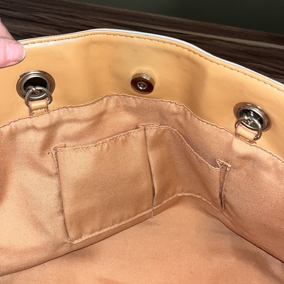 Kenneth Cole reaction, black and white stripes with brown chain handles - Picture 11 of 16